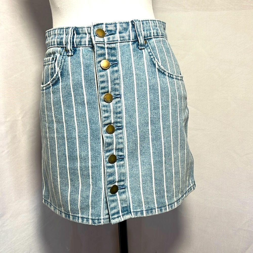 Vintage Billabong Acid Wash Pinstriped Button Front Denim Mini Jean Skirt Sz 27